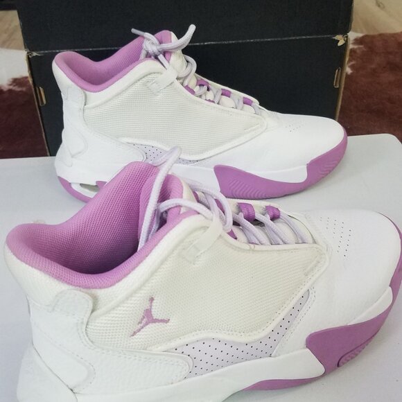 Jordan Max Aura 4 (GS) White/Rush Fuschia Wm Sz 8 - Picture 7 of 8